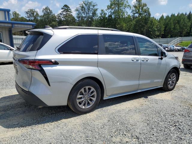 5TDJSKFC7MS028473 - 2021 TOYOTA SIENNA XLE 银色 照片 6