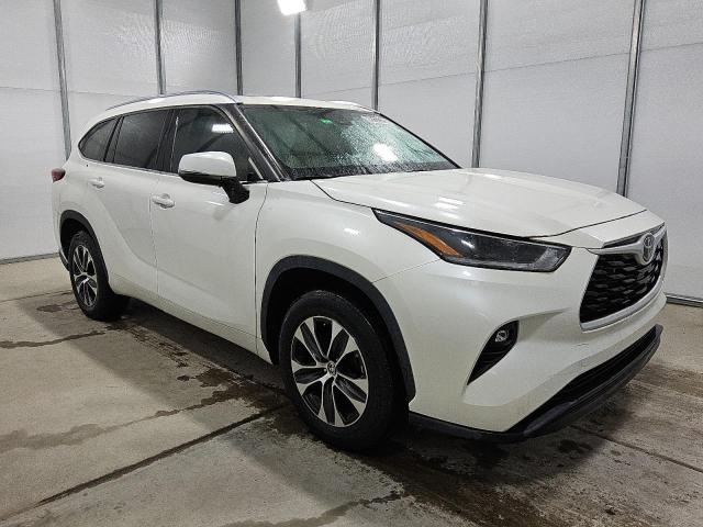 5TDGZRAHXMS533831 - 2021 TOYOTA HIGHLANDER XLE 白色 照片 4