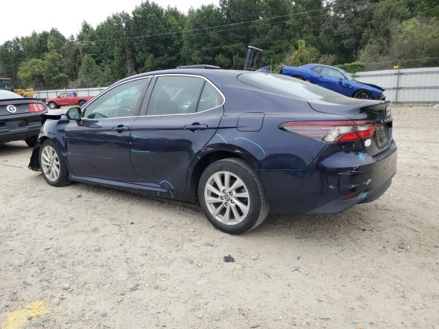 4T1C11AK3MU524334 - 2021 TOYOTA CAMRY LE BLUE photo 2