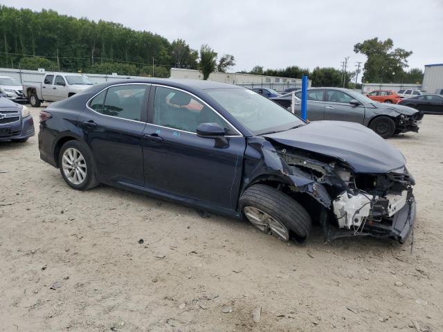 4T1C11AK3MU524334 - 2021 TOYOTA CAMRY LE BLUE photo 4