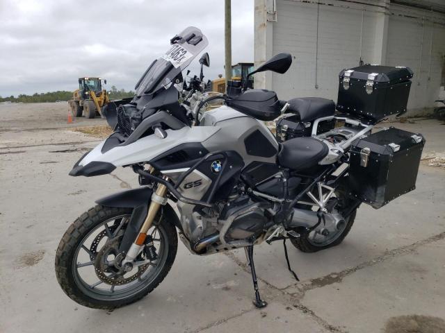 WB10A6107HZ656022 - 2017 BMW R1200 GS TWO TONE photo 2