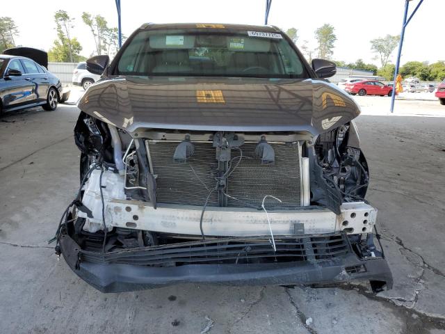 5TDKZRFH2KS562658 - 2019 TOYOTA HIGHLANDER SE GRAY photo 5