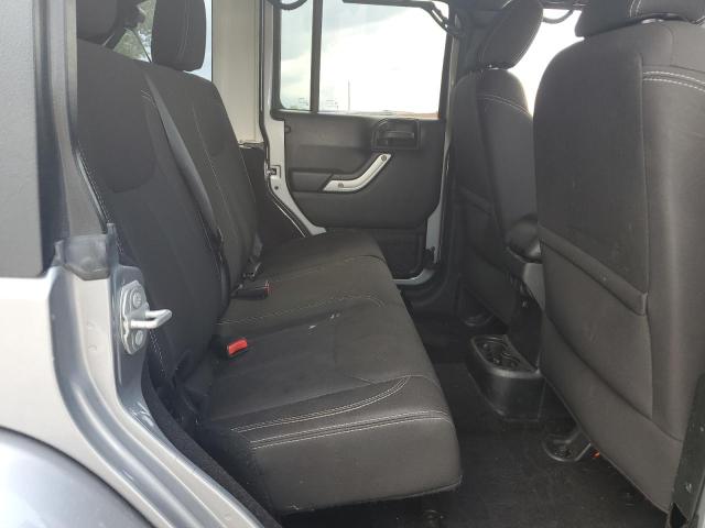 1C4BJWEG1JL937518 - 2018 JEEP WRANGLER UNLIMITED SAHARA SILVER photo 11