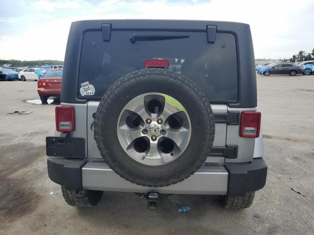 1C4BJWEG1JL937518 - 2018 JEEP WRANGLER UNLIMITED SAHARA SILVER photo 6