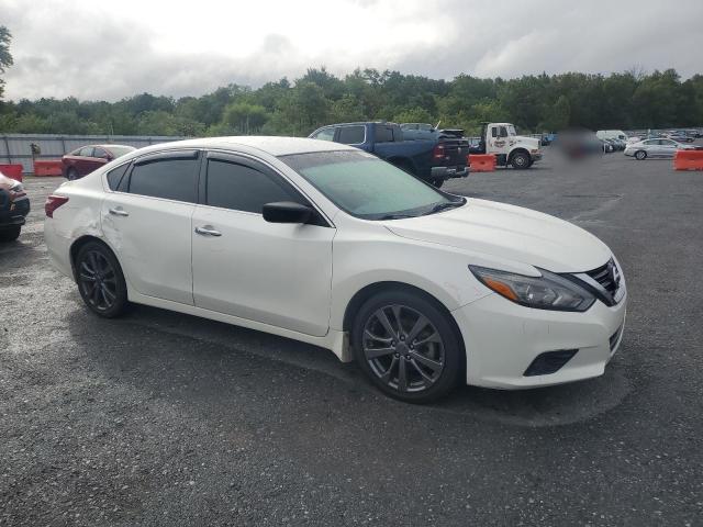 1N4AL3AP1JC254959 - 2018 NISSAN ALTIMA 2.5 WHITE photo 4