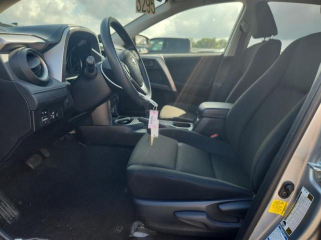 JTMBFREV9JJ254916 - 2018 TOYOTA RAV4 LE Gümüş fotoğraf 7