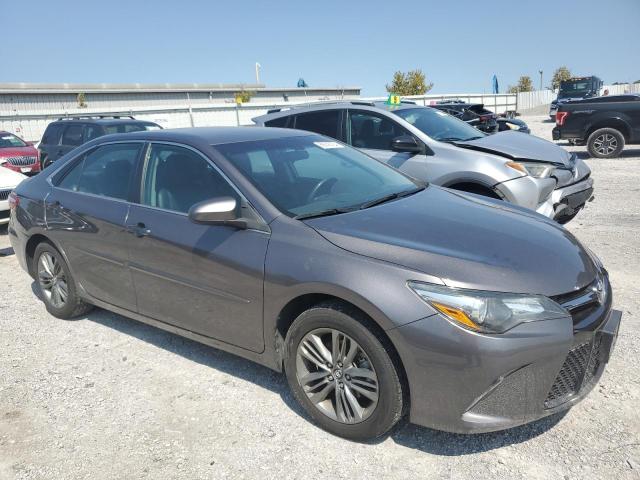 4T1BF1FK4HU275568 - 2017 TOYOTA CAMRY LE GRAY photo 4