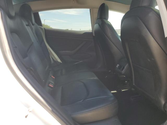 5YJ3E1EA6JF010055 - 2018 TESLA MODEL 3 Beyaz fotoğraf 10