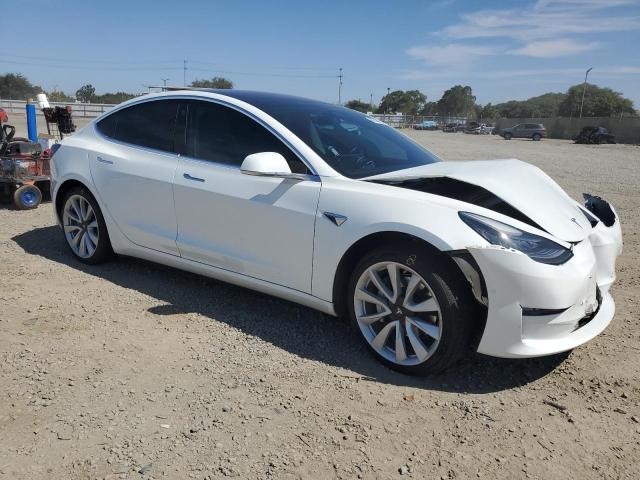 5YJ3E1EA6JF010055 - 2018 TESLA MODEL 3 Beyaz fotoğraf 4