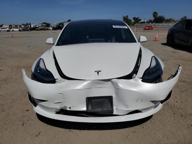 5YJ3E1EA6JF010055 - 2018 TESLA MODEL 3 Beyaz fotoğraf 5