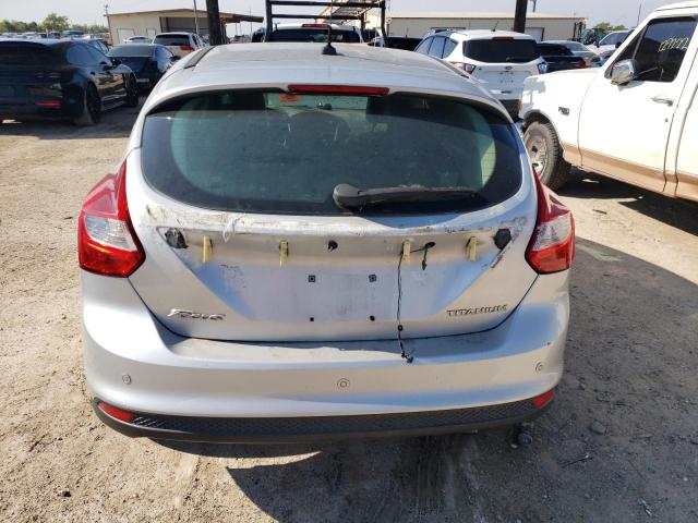 1FAHP3N20CL347394 - 2012 FORD FOCUS TITANIUM SILVER photo 6