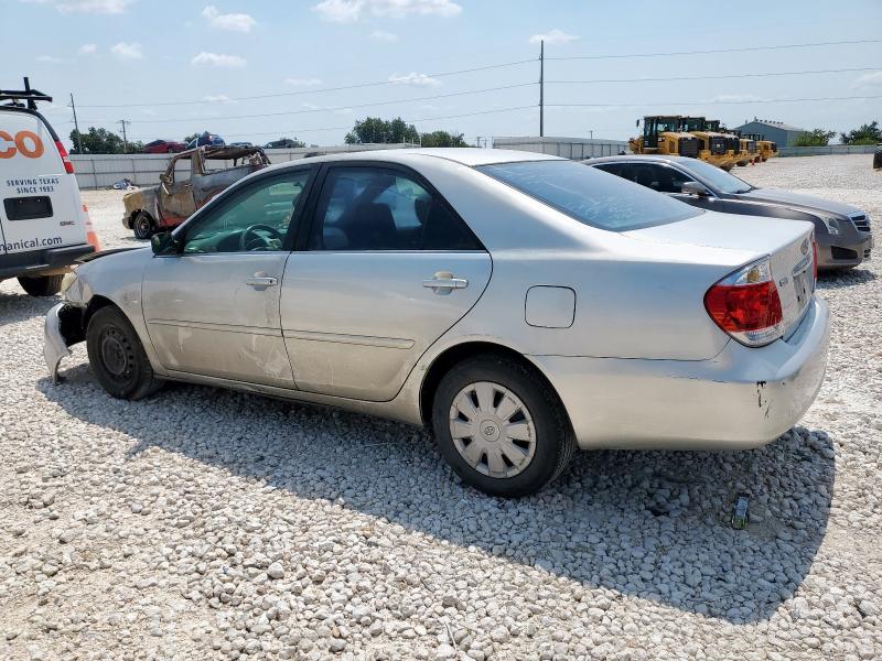 4T1BE32KX5U640464 - 2005 TOYOTA CAMRY LE SILVER photo 2