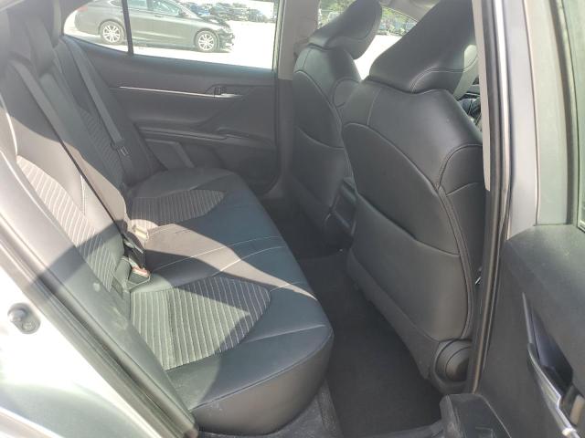 4T1G11AK9LU955504 - 2020 TOYOTA CAMRY SE SILVER photo 10