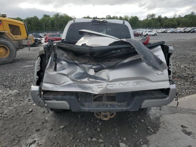 3TMCZ5AN5JM172968 - 2018 TOYOTA TACOMA DOUBLE CAB ვერცხლისფერი ფოტო 6