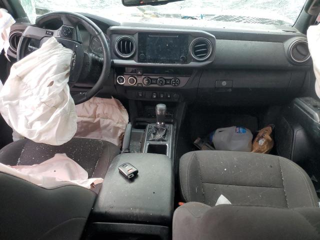 3TMCZ5AN5JM172968 - 2018 TOYOTA TACOMA DOUBLE CAB ვერცხლისფერი ფოტო 8