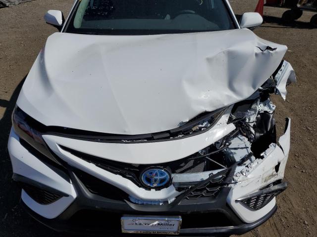 4T1G31AK6RU622017 - 2024 TOYOTA CAMRY SE NIGHT SHADE WHITE photo 11