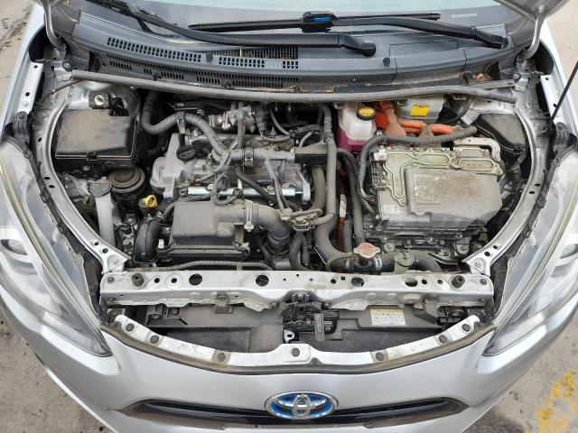 JTDKDTB35F1107005 - 2015 TOYOTA PRIUS C SILVER photo 11