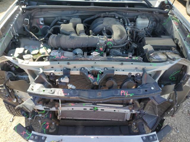 JTEBU5JR3J5515209 - 2018 TOYOTA 4RUNNER SR5/SR5 PREMIUM Серебристый фото 11