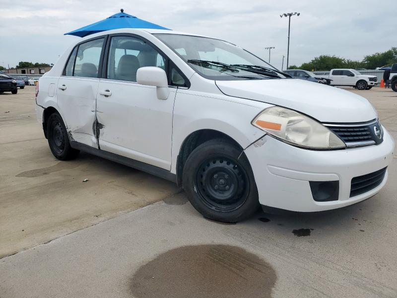 3N1BC11E48L392854 - 2008 NISSAN VERSA S WHITE photo 4