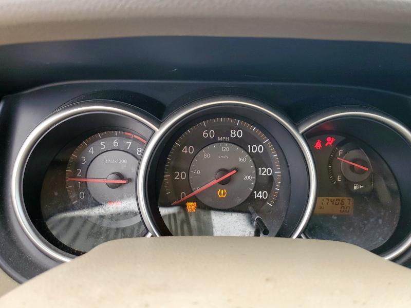 3N1BC11E48L392854 - 2008 NISSAN VERSA S WHITE photo 9