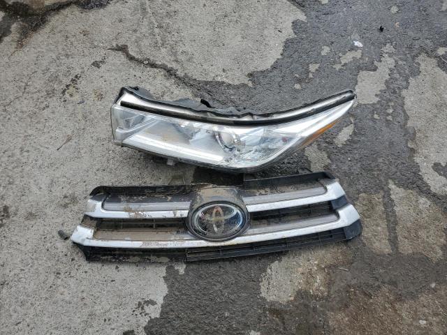 5TDKZRFH4KS561379 - 2019 TOYOTA HIGHLANDER SE Gümüş fotoğraf 13