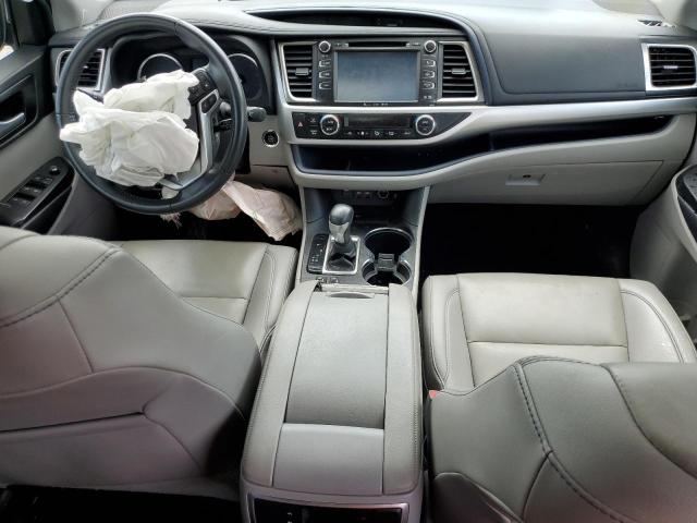 5TDKZRFH4KS561379 - 2019 TOYOTA HIGHLANDER SE Gümüş fotoğraf 8