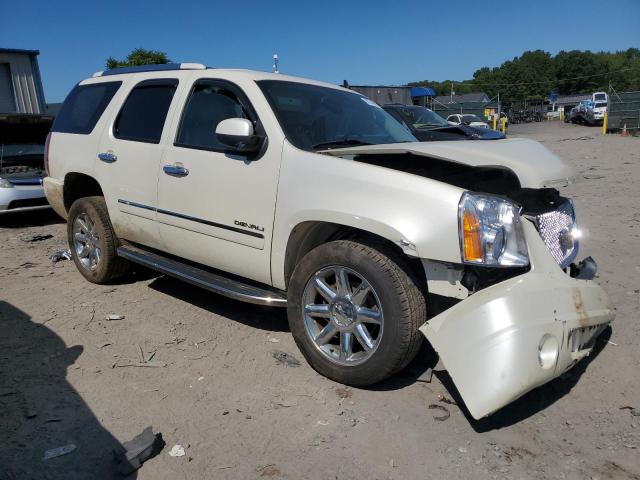 1GKS2EEF1CR171275 - 2012 GMC YUKON DENALI WHITE photo 4