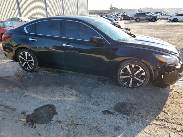 1N4AL3AP6JC101865 - 2018 NISSAN ALTIMA 2.5 BLACK photo 4