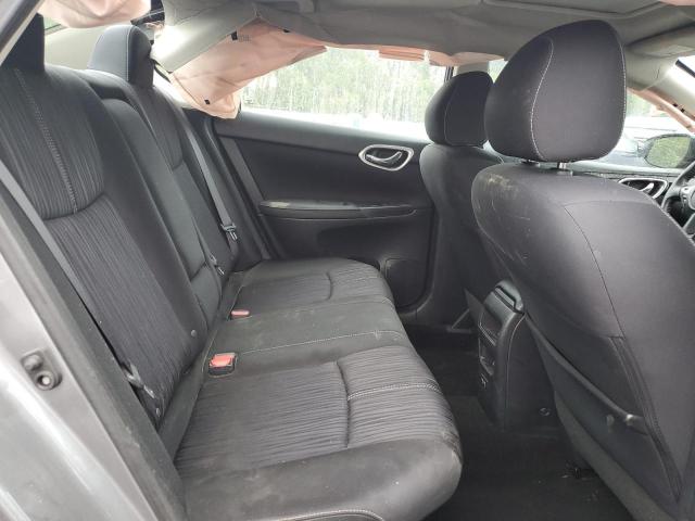 3N1AB7AP9JY276268 - 2018 NISSAN SENTRA S 灰色 照片 10