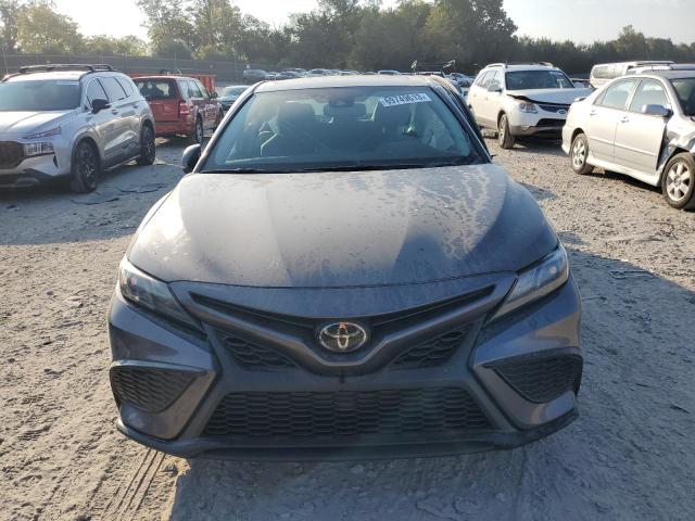 4T1T11AK5PU760942 - 2023 TOYOTA CAMRY SE NIGHT SHADE GREEN photo 5