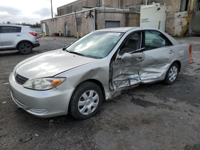 4T1BE32K52U041323 - 2002 TOYOTA CAMRY LE SILVER photo 1