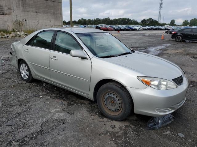 4T1BE32K52U041323 - 2002 TOYOTA CAMRY LE SILVER photo 4