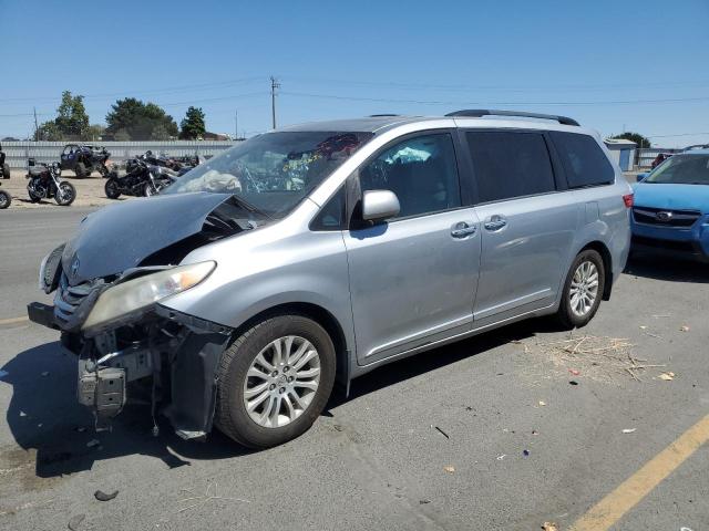 2016 TOYOTA SIENNA XLE, 