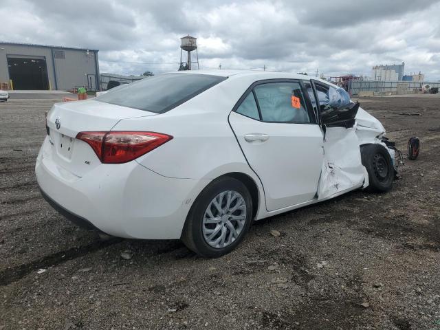 2T1BURHE2JC085643 - 2018 TOYOTA COROLLA L Weiß Foto 3