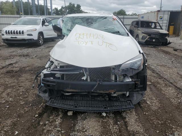 2T1BURHE2JC085643 - 2018 TOYOTA COROLLA L Weiß Foto 5