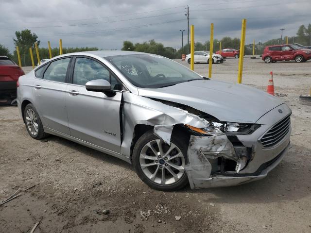 3FA6P0LU4KR243727 - 2019 FORD FUSION SE Gümüş foto 4