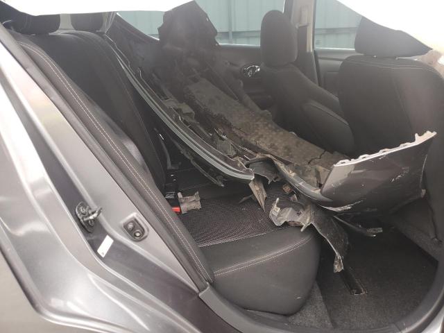 3N1CN7AP2JL832031 - 2018 NISSAN VERSA S 灰色 照片 10