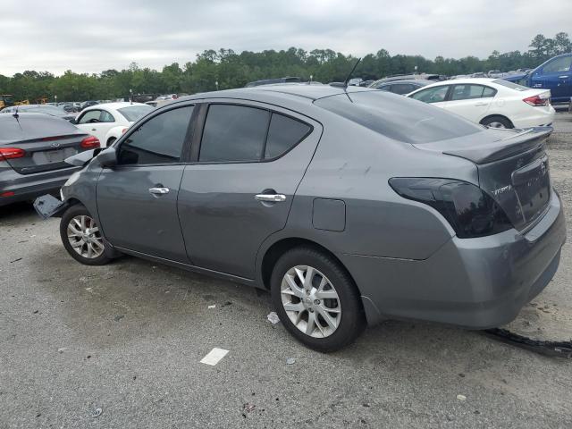 3N1CN7AP2JL832031 - 2018 NISSAN VERSA S 灰色 照片 2