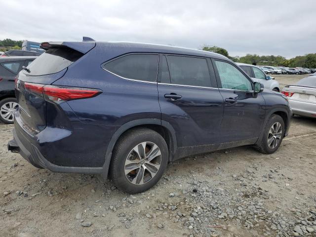 5TDHZRBH6MS152724 - 2021 TOYOTA HIGHLANDER XLE BLUE photo 3