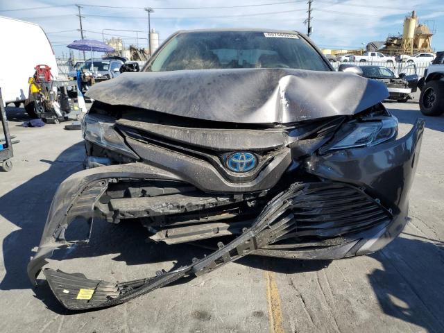 4T1C31AK1LU541819 - 2020 TOYOTA CAMRY LE GRAY photo 5