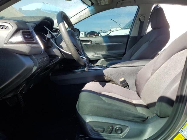 4T1C31AK1LU541819 - 2020 TOYOTA CAMRY LE GRAY photo 7