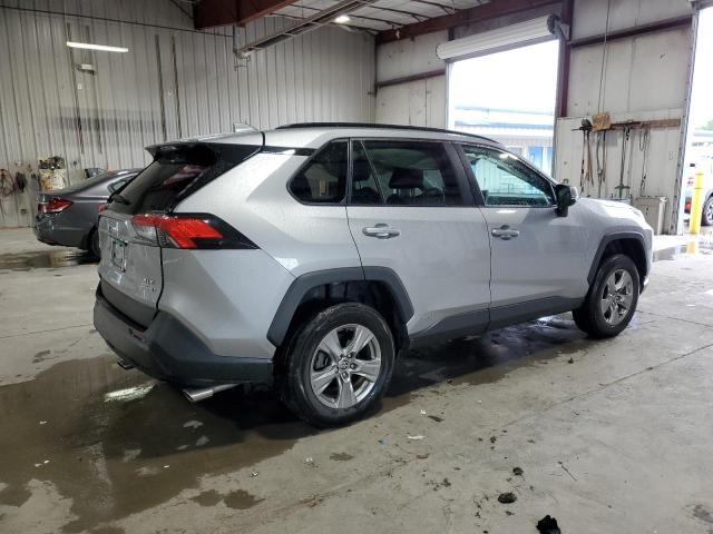 2T3RWRFV3RW210128 - 2024 TOYOTA RAV4 XLE SILVER photo 3
