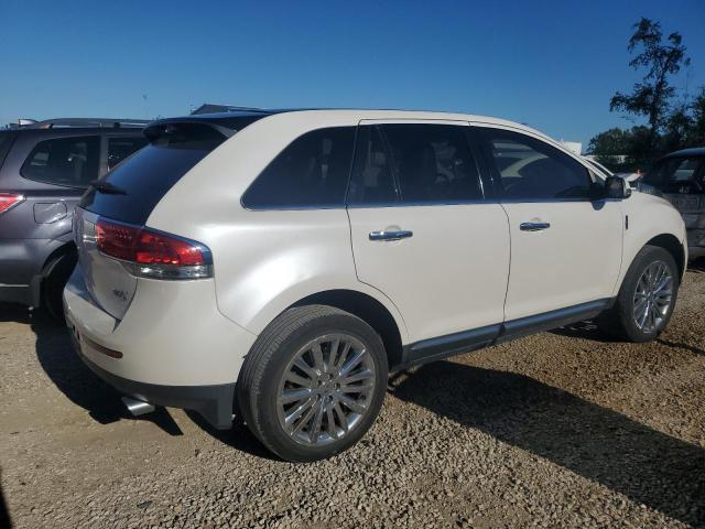 2LMDJ6JK3CBL06677 - 2012 LINCOLN MKX WHITE photo 3