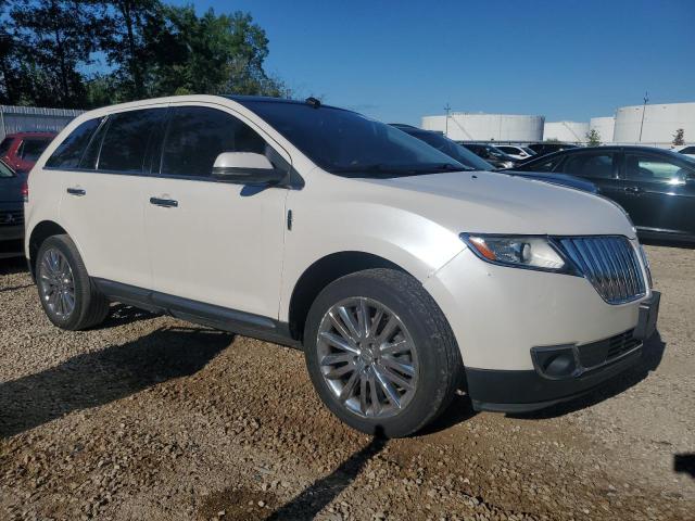 2LMDJ6JK3CBL06677 - 2012 LINCOLN MKX WHITE photo 4