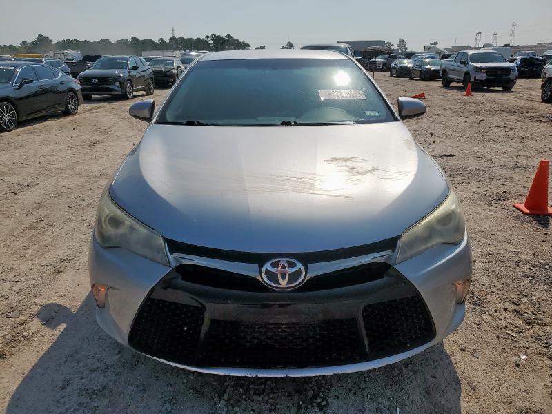 4T1BF1FKXGU207774 - 2016 TOYOTA CAMRY LE SILVER photo 5