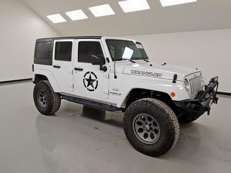 1C4BJWEG9GL333949 - 2016 JEEP WRANGLER U SAHARA WHITE photo 4