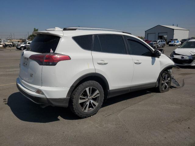 JTMRFREV3HD209557 - 2017 TOYOTA RAV4 XLE WHITE photo 3