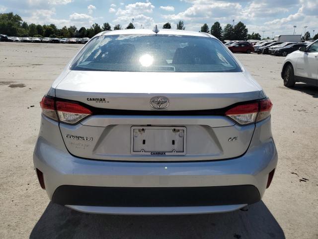 5YFEPMAE5MP268637 - 2021 TOYOTA COROLLA LE ვერცხლისფერი ფოტო 6