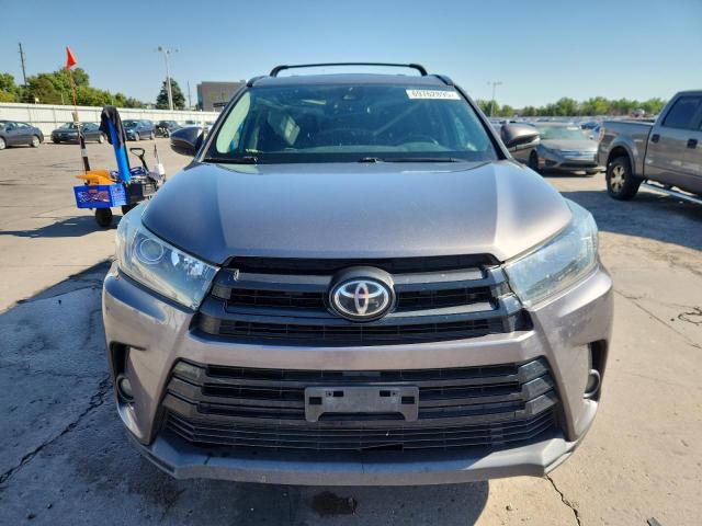 5TDJZRFH7KS612143 - 2019 TOYOTA HIGHLANDER SE GRAY photo 5