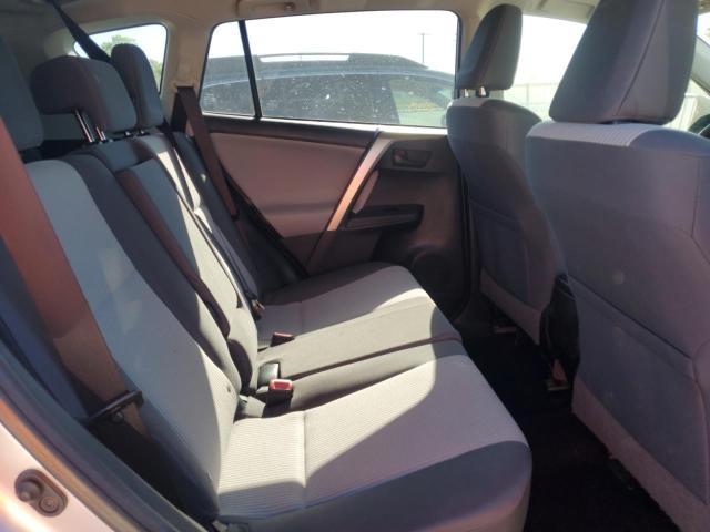 JTMBFREV3FD114057 - 2015 TOYOTA RAV4 LE SILVER photo 11